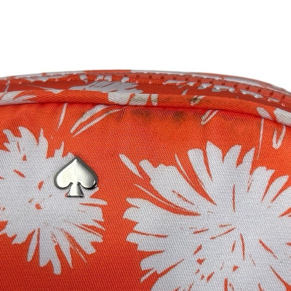 Kate Spade Jae medium dome cosmetic case in orange and white floral nylon - Picture 14 of 16